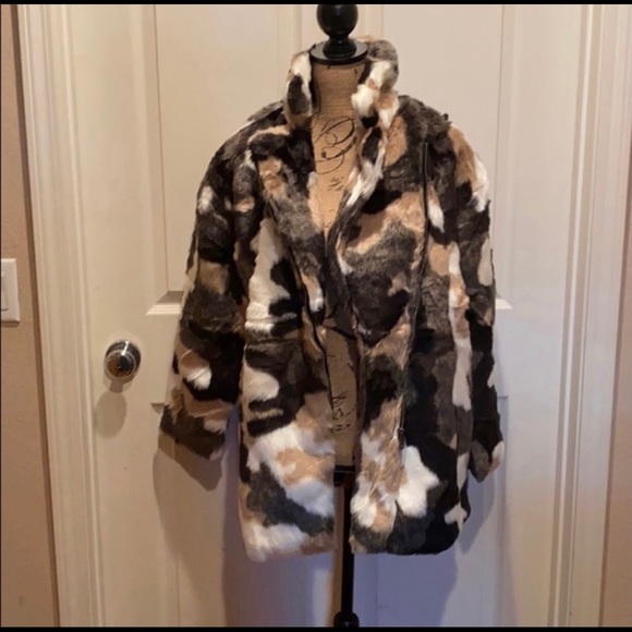 All the Marbles faux fur coat. - Picture 2 of 6